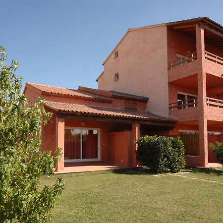 2 Ou 3 People, 150 M Beach, Near *